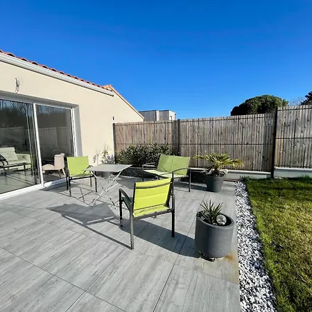 Maison Familiale Recente Avec Jardin, Et Commerces A Pied, 6 Couchages, Wifi, Parking Privatif - Fr-1-231-297