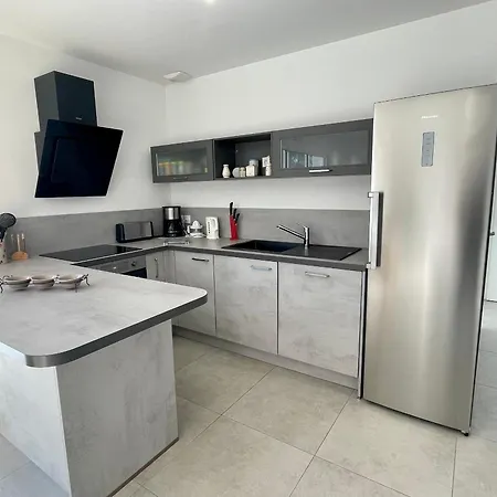 Maison Familiale Recente Avec Jardin, Et Commerces A Pied, 6 Couchages, Wifi, Parking Privatif - Fr-1-231-297 * Брем-сюр-Мер