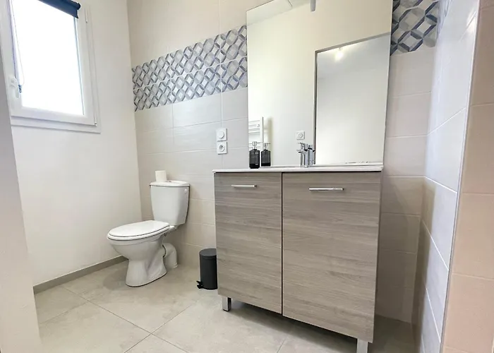 Hébergement de vacances Maison Familiale Récente Avec Jardin, Et Commerces à Pied, 6 Couchages, Wifi, Parking Privatif - Fr-1-231-297 *