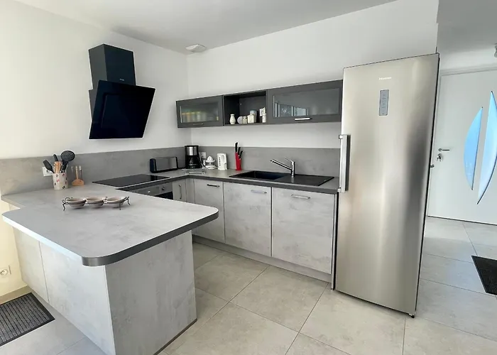 Maison Familiale Récente Avec Jardin, Et Commerces à Pied, 6 Couchages, Wifi, Parking Privatif - Fr-1-231-297 * Brem-sur-Mer