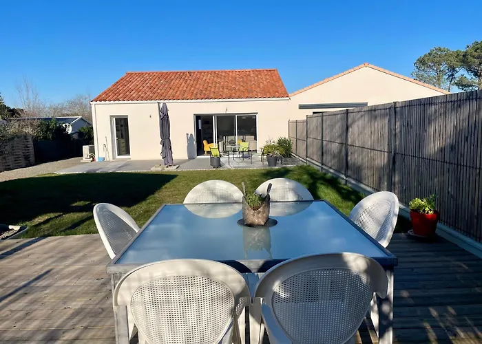 Maison Familiale Récente Avec Jardin, Et Commerces à Pied, 6 Couchages, Wifi, Parking Privatif - Fr-1-231-297 *