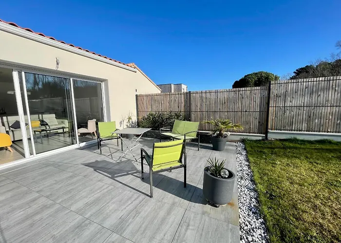 Maison Familiale Récente Avec Jardin, Et Commerces à Pied, 6 Couchages, Wifi, Parking Privatif - Fr-1-231-297